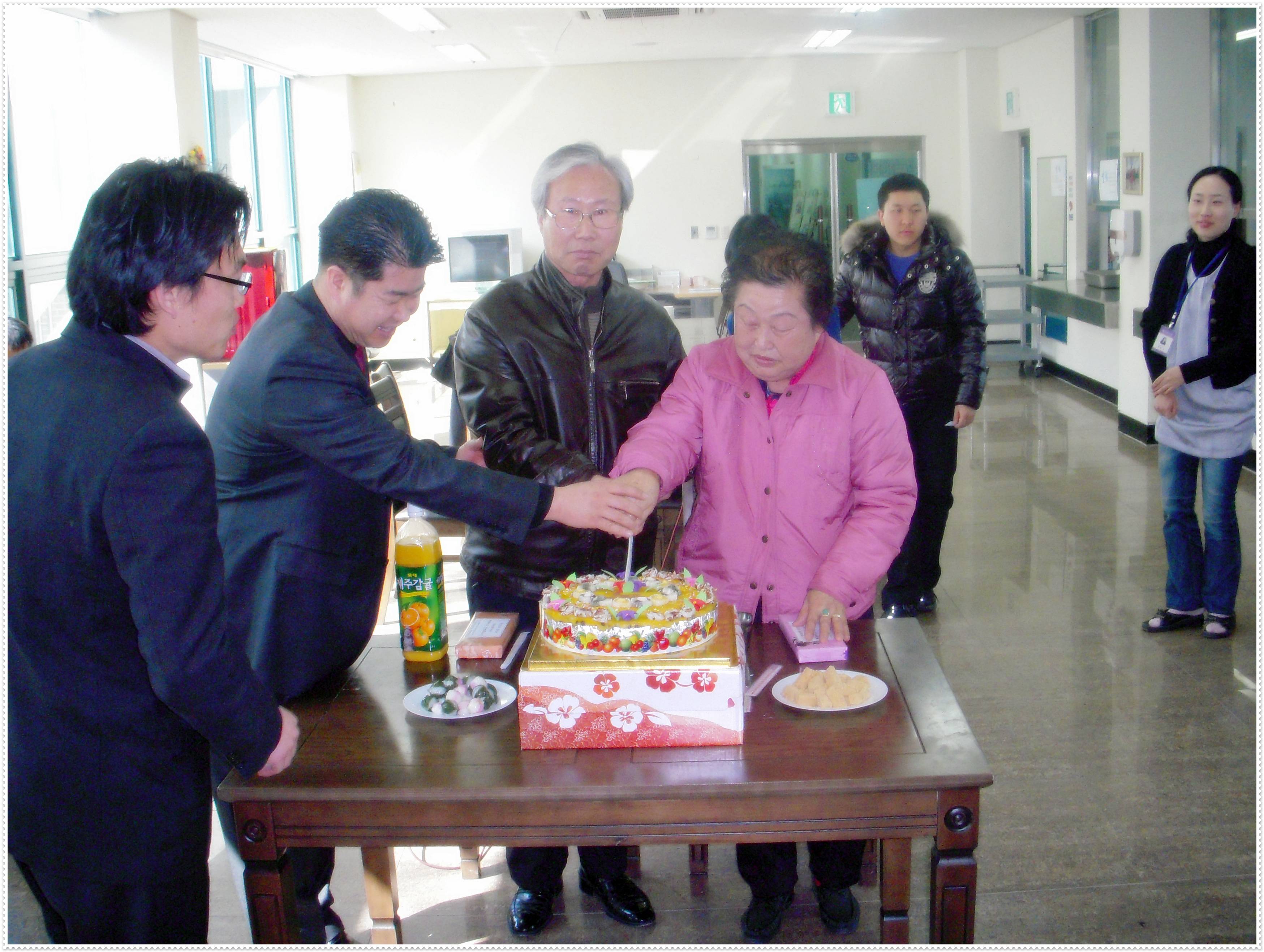 2월 생신잔치 020.jpg