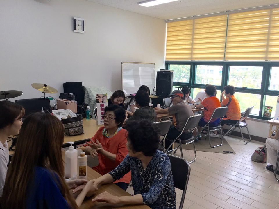 서원대 뷰티학과 네일아트 재능기부.jpg