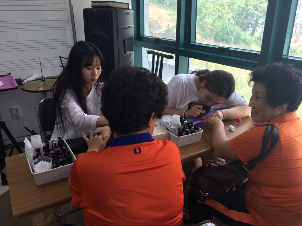 서원대 뷰티학과 네일아트 재능기부2.jpg