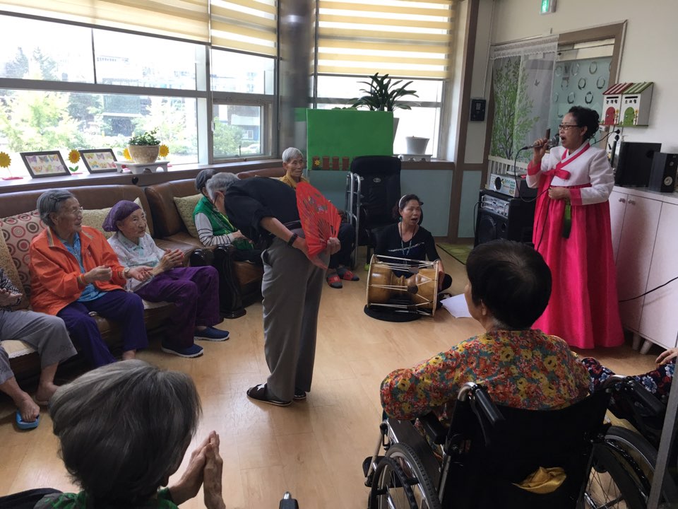 6.22(목) 섬기는요양원.jpg
